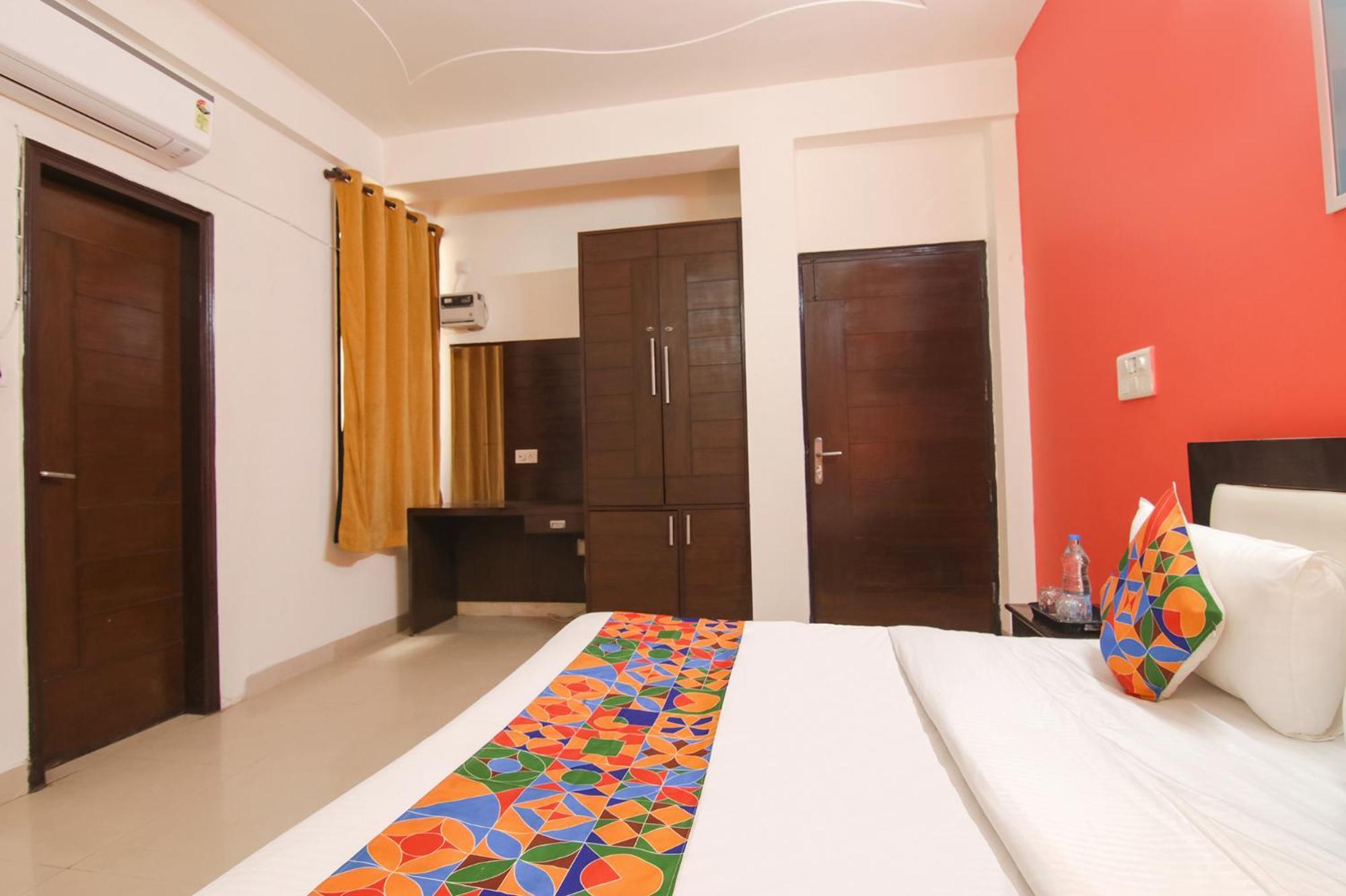 Fabhotel The Lavish Villa Badshahpur 外观 照片